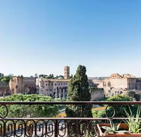 Spacious Penthouse With Stunning Views Of Historic Landmarks Apartment *
