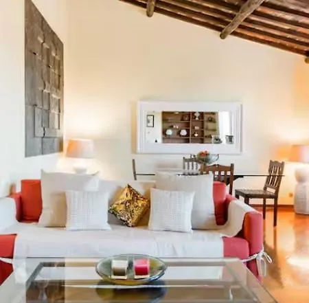 Spacious Penthouse With Stunning Views Of Historic Landmarks Appartement Rome