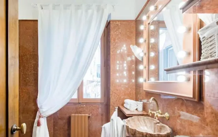 Daire Spacious Penthouse With Stunning Views Of Historic Landmarks *